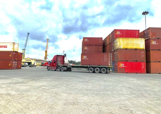 Vận chuyển container bằng đường bộ và hàng hóa bằng đường bộ 