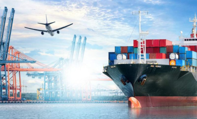 So sánh giá cước hàng không và đường biển