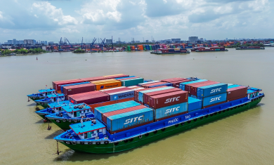 Vận chuyển container tuyến Việt Nam - Campuchia và ngược lại bằng sà lan